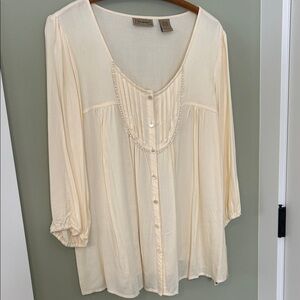 Art & Soul top NWT round neck long sleeve elastic wrist pearl buttons  OH MY !!